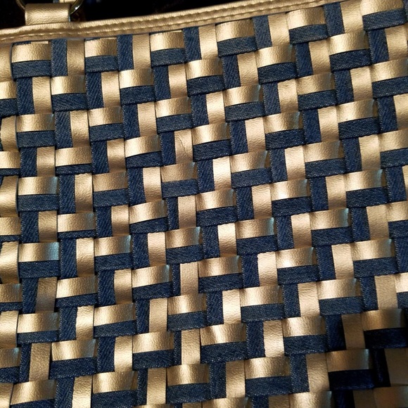 Gold and denim woven bag. - Picture 6 of 7